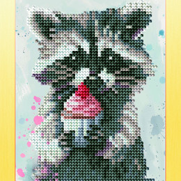 Енот с капкейком