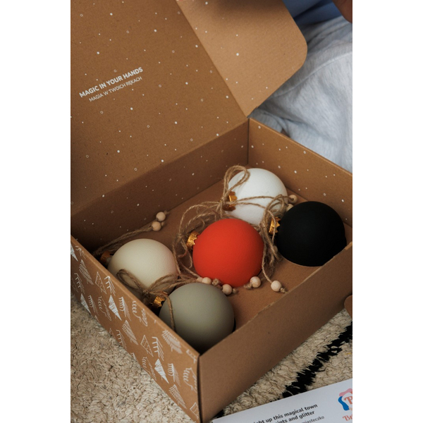 Набір для створення новорічних іграшок - Набор для раскраски новогодних шариков «Цвета рождества»